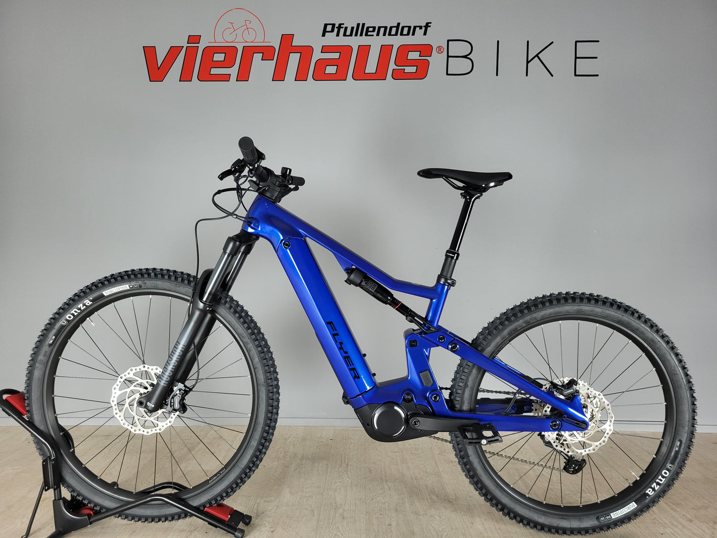 Flyer UPROC X 2.10 M/41 cm