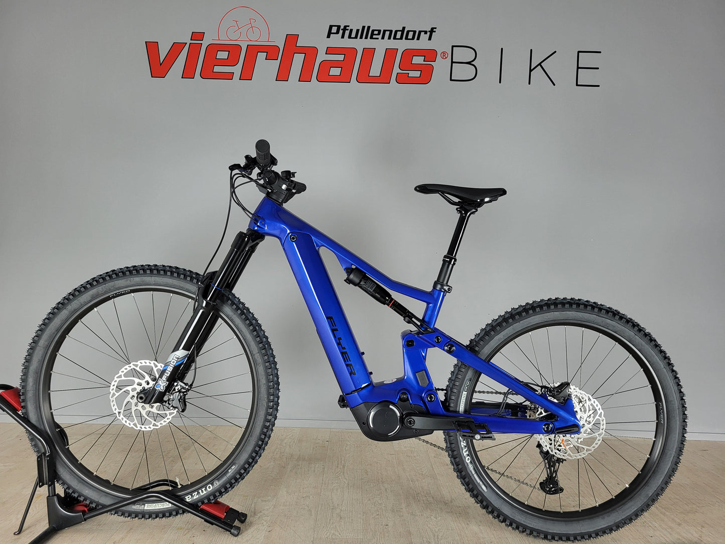 Flyer UPROC X 2.10 S/40 cm