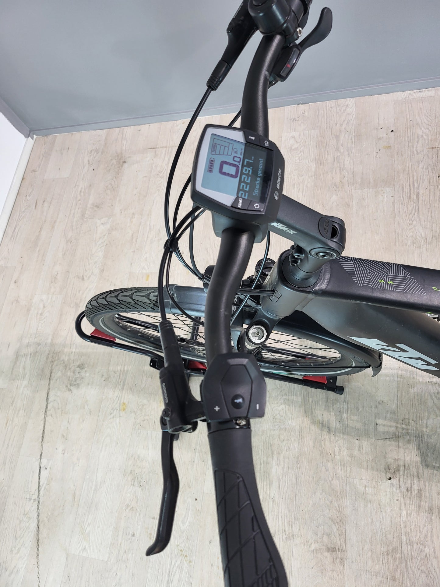 KTM Cento 11 Plus
