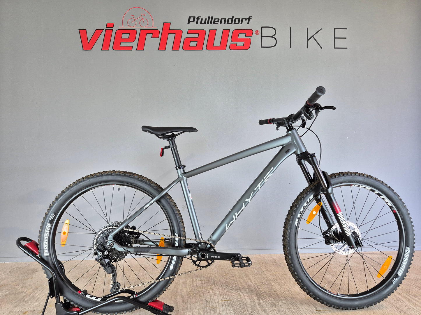 WHYTE 801 | VH-B-812