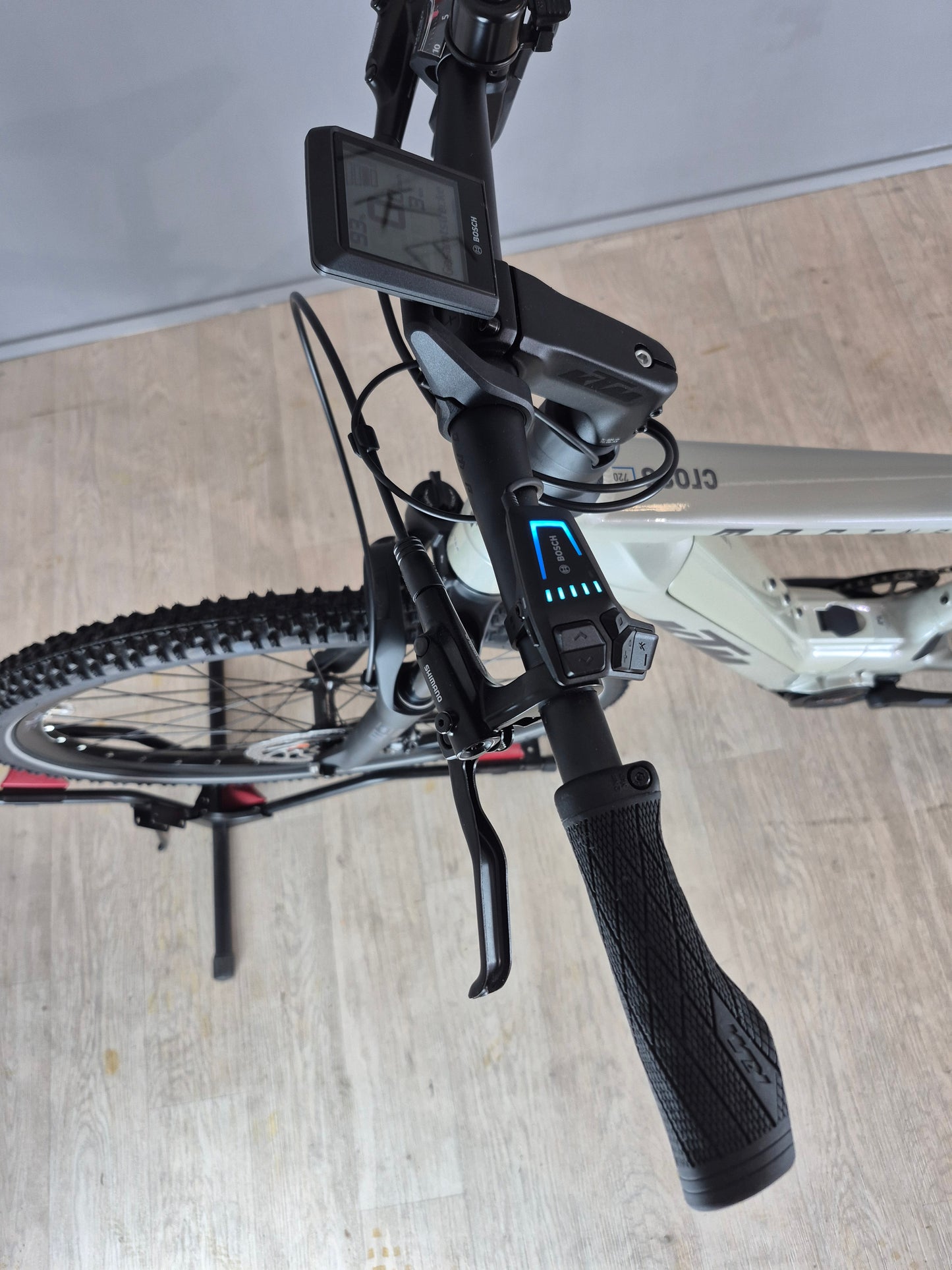 KTM Macina Cross 720 | VH-B-1202