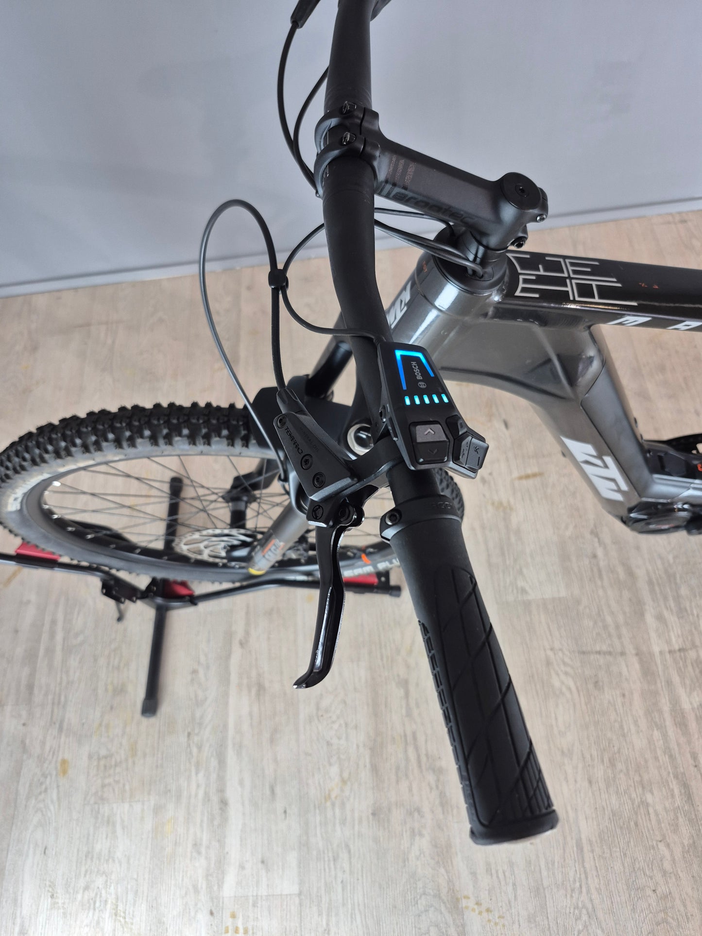 KTM Macina Team | VH-B-1194